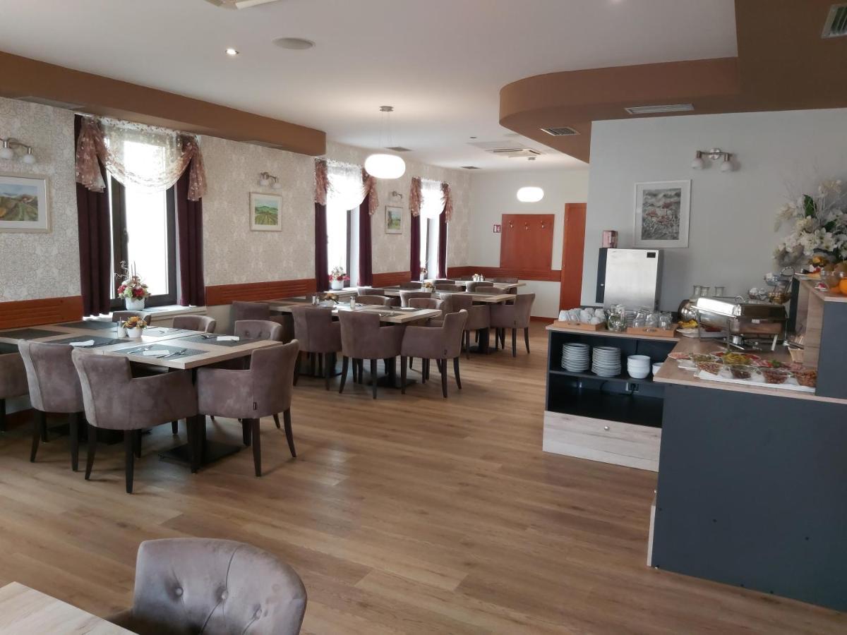 Hotel Amalia Ludbreg Экстерьер фото